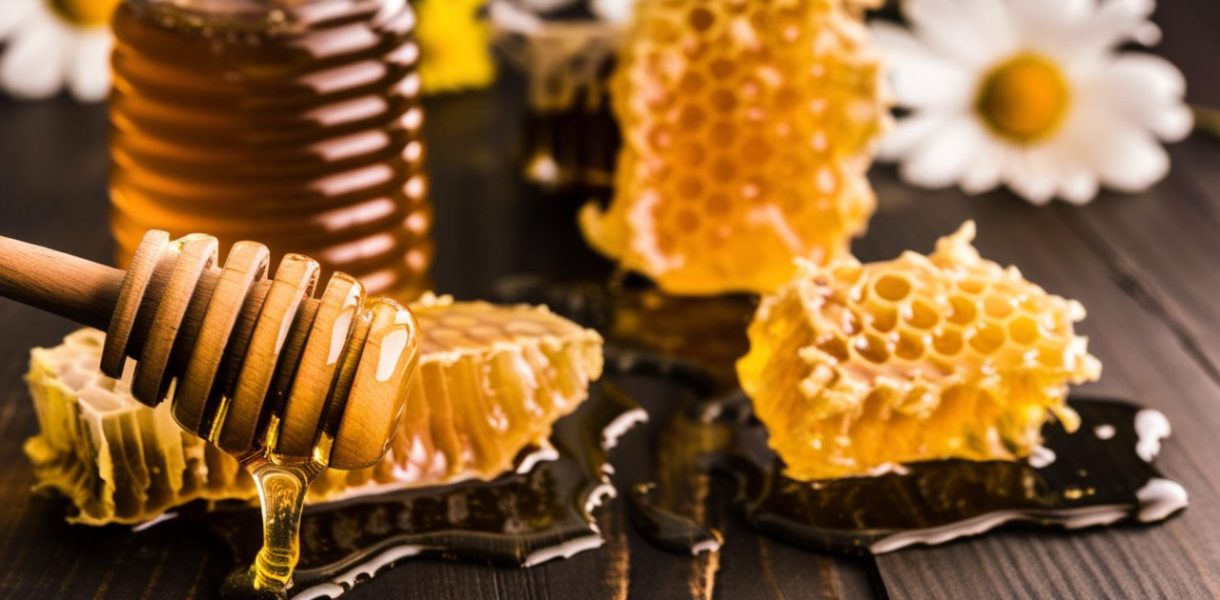 Miel vs gelée royale : quel trésor de la ruche choisir pour votre bien-être ?